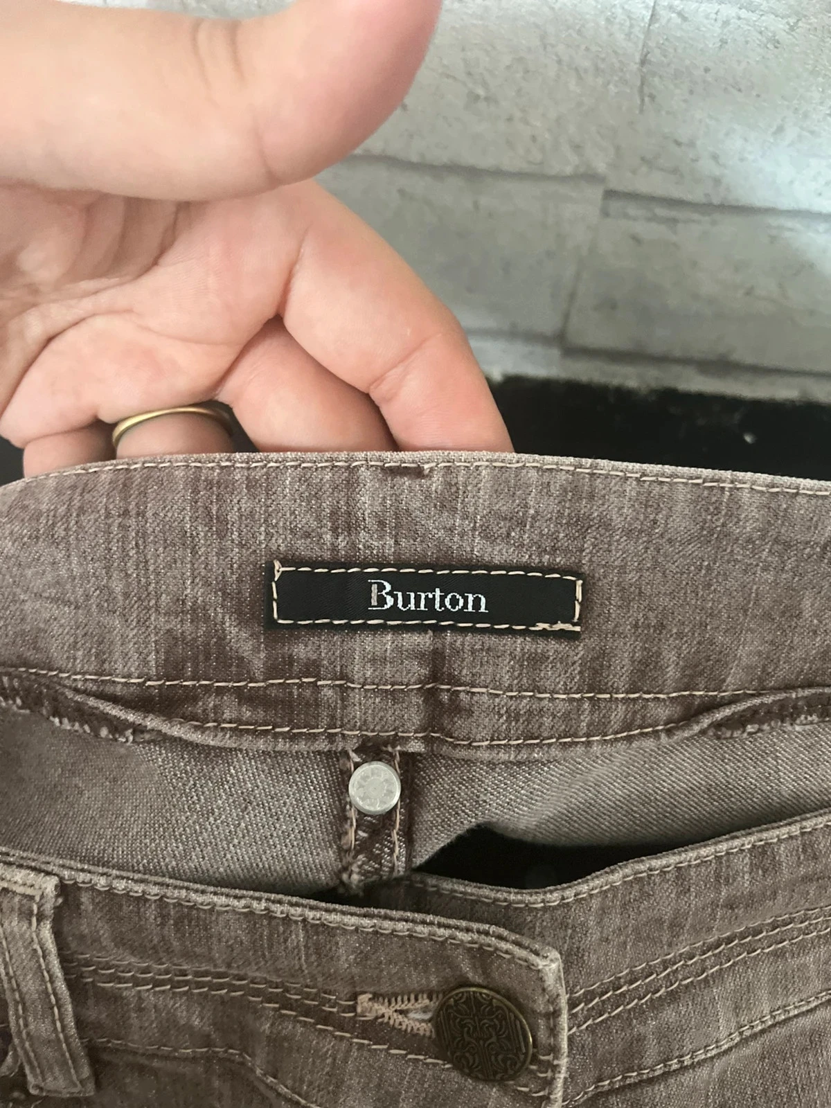 Pantalon femme Burton – Taille 42 – Velours côtelé marron – bon état – photo 3